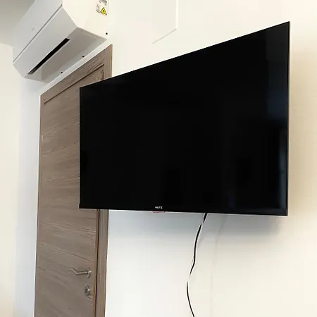 Modern In - Steps From The Station Appartement *